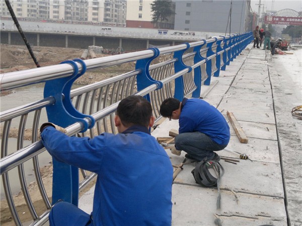 克拉玛依不锈钢桥梁护栏除锈维护的重要性及其方法